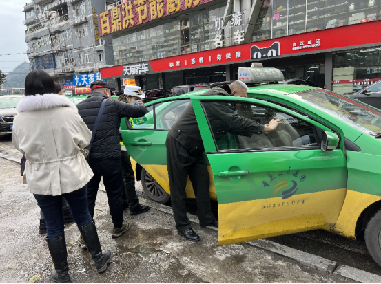 文明花开遍巴渝綦江区加强规范出租汽车营运秩序