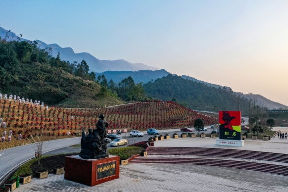 華鎣山---我心中的“紅岩”配圖[1].jpg