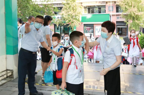 重庆市人和街小学：童心喜迎二十大 强国复兴应有我