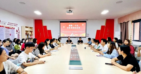重庆九龙坡区蟠龙小学举办青年教师座谈会